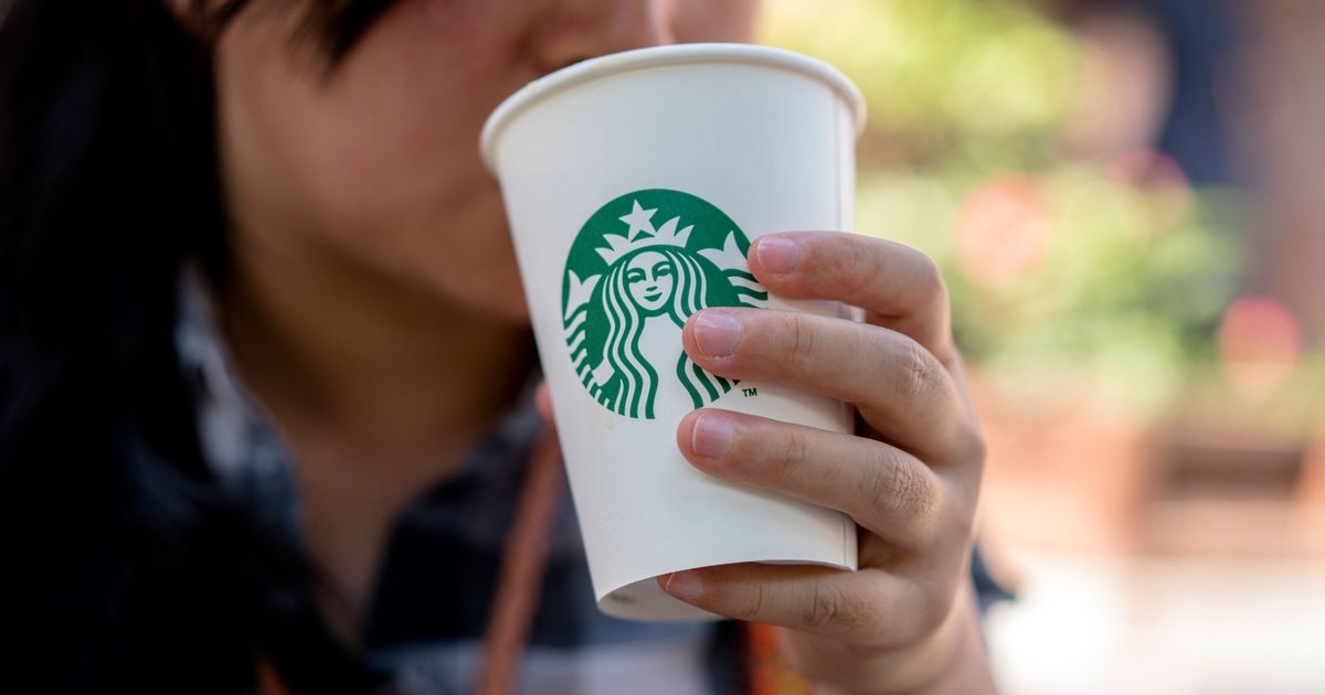 Starbucks announces test of recyclable, compostable cups