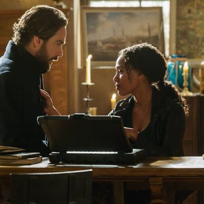 SLEEPY HOLLOW: L-R: Tom Mison and Nicole Beharie in theÒRagnarokÓ season finale episode of SLEEPY HOLLOW airing Friday, April 8 (8:00-9:00 PM ET/PT) on FOX. ©2016 Fox Broadcasting Co. Cr: Tina Rowden/FOX