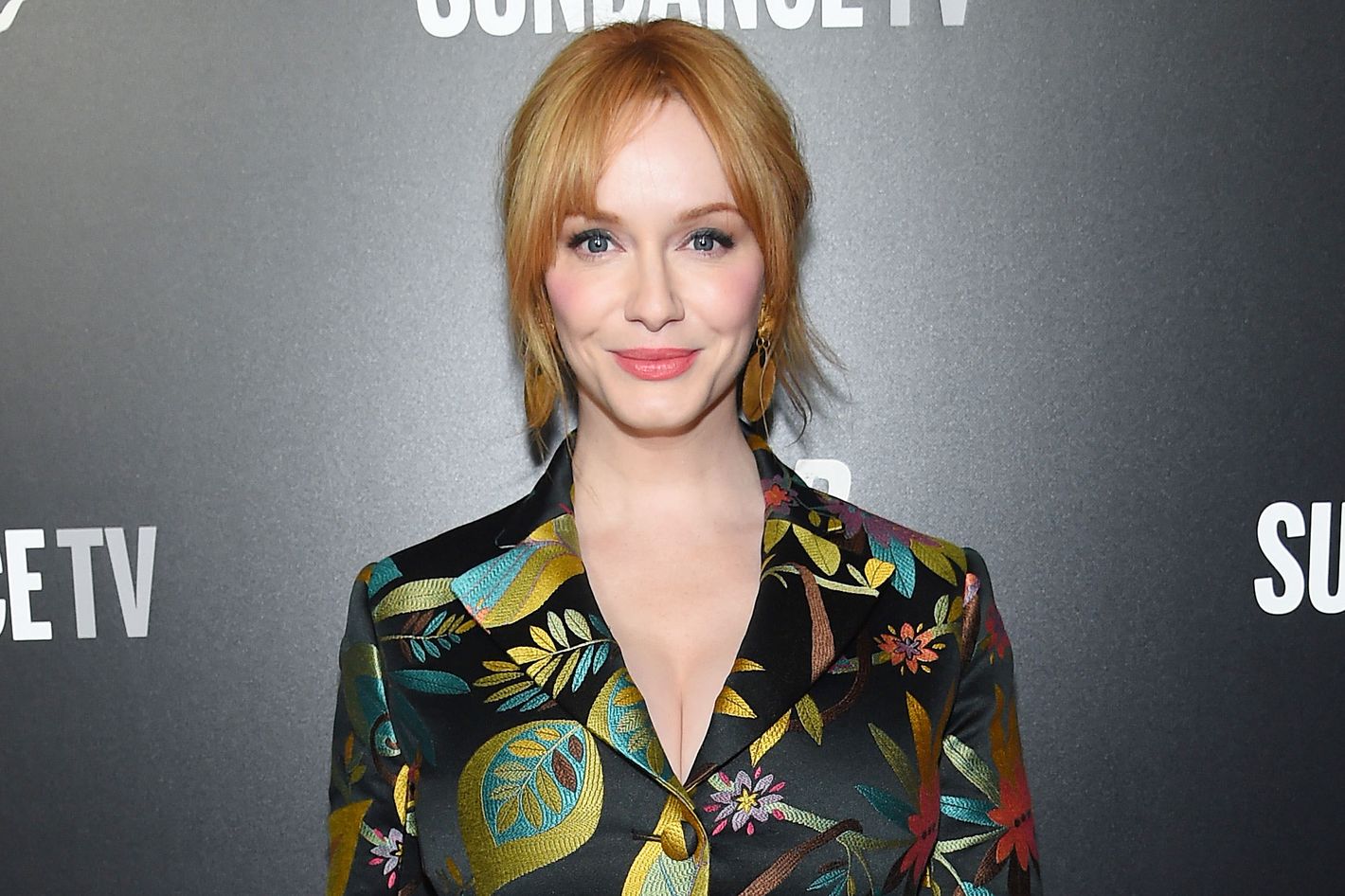 Christina Hendricks Admiration (@christinahendricksadmiration) • Facebook, image size:1420x946