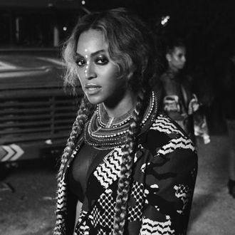 A News Anchor Says Beyoncé Asked to Use Her Anti-Beyoncé Super Bowl ...
