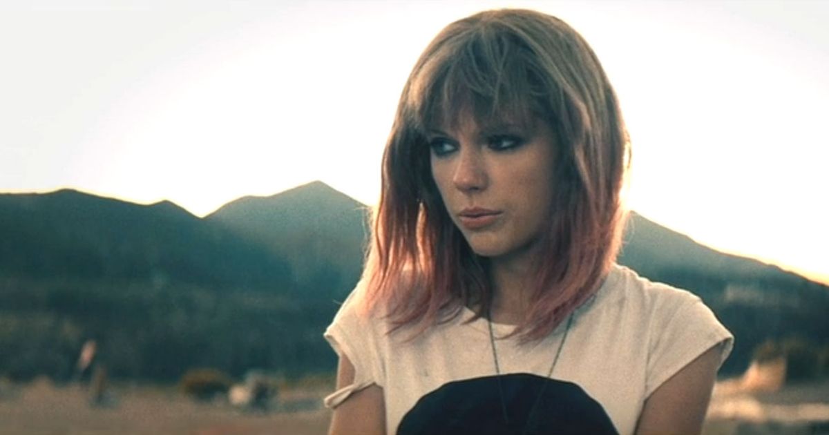 Taylor Swift - I Knew You Were Trouble (Lyrics) on Vimeo