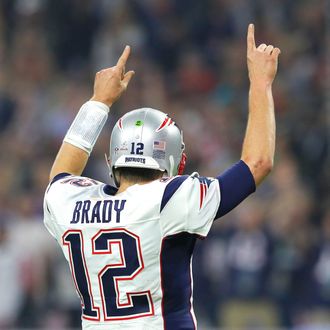 A man tried to steal Tom Brady's Super Bowl jersey from Patriots Hall of  Fame but police picked him off, authorities say 