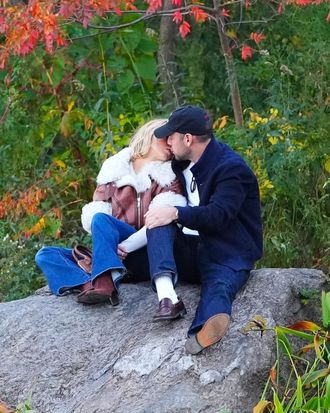 Sydney Sweeney and Scooter Braun Are Kissing in Central Park