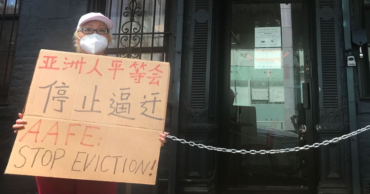 Chinatown Residents Angered by the Sale of Counterfeits – The Paw