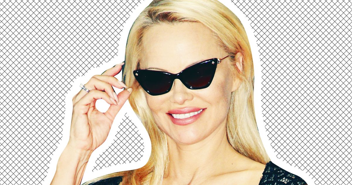 Pamela Anderson announces she is leaving social media