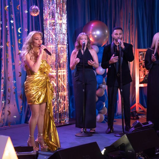 THE GOLDEN BACHELORETTE