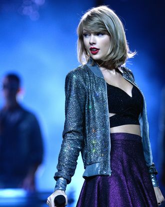 Taylor Swift The 1989 World Tour Live In Cologne - Night 1