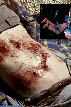 The Crime: A guy goofing around with his friends at a dinosaur exhibit falls off a rig (not by accident, one of his friends nudges him with an Apatosaurus) and into the maw of a Tyrannosaursus Rex. Gruesome Factor:
3. That really looks like it hurt.