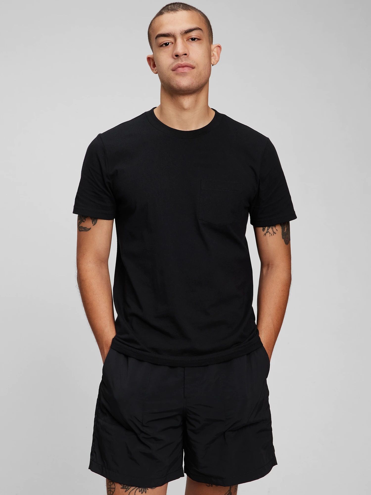 distorsionar Corredor Recomendación 13 Very Best Black T-Shirts for Men | The Strategist