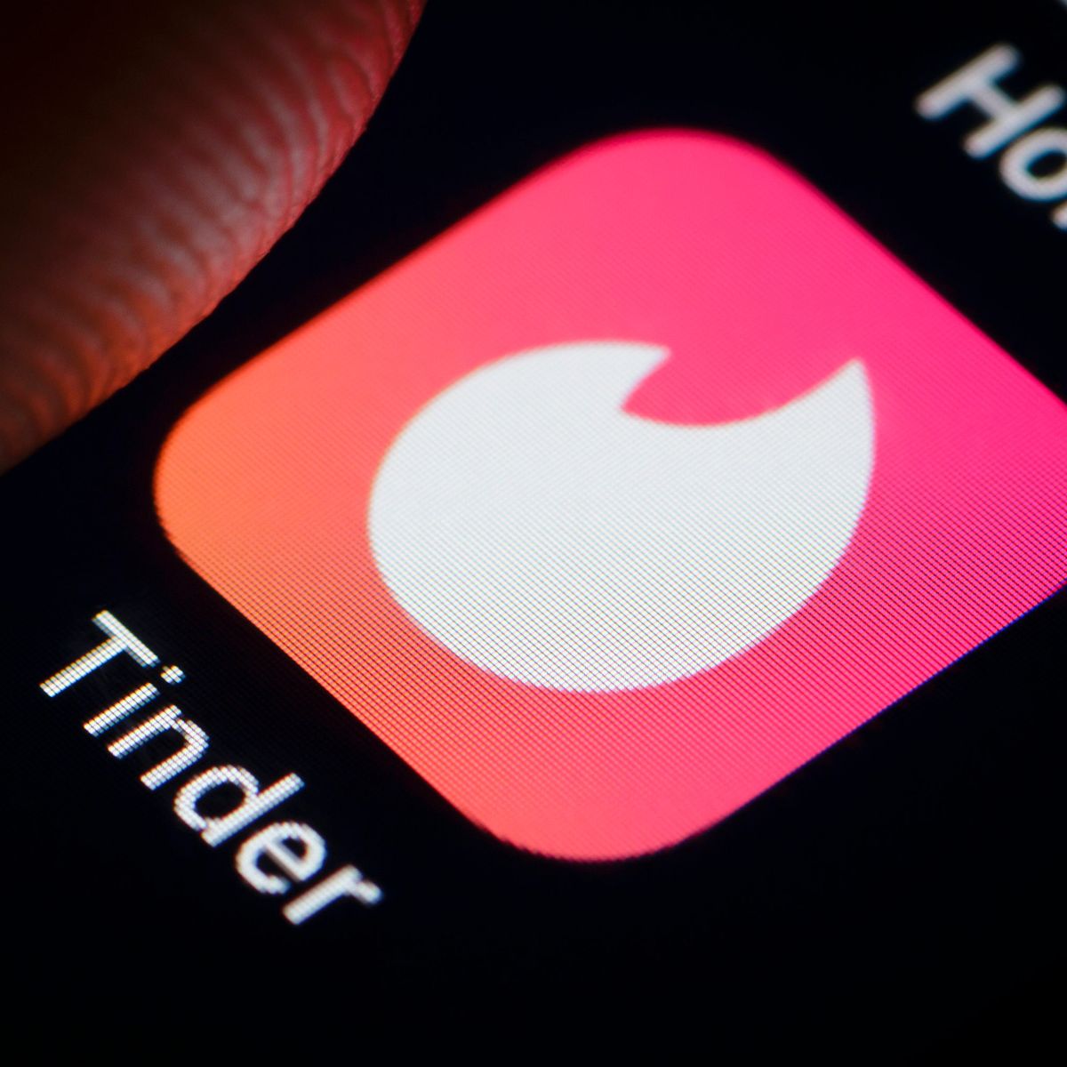 Tinder Is Adding A Panic Button