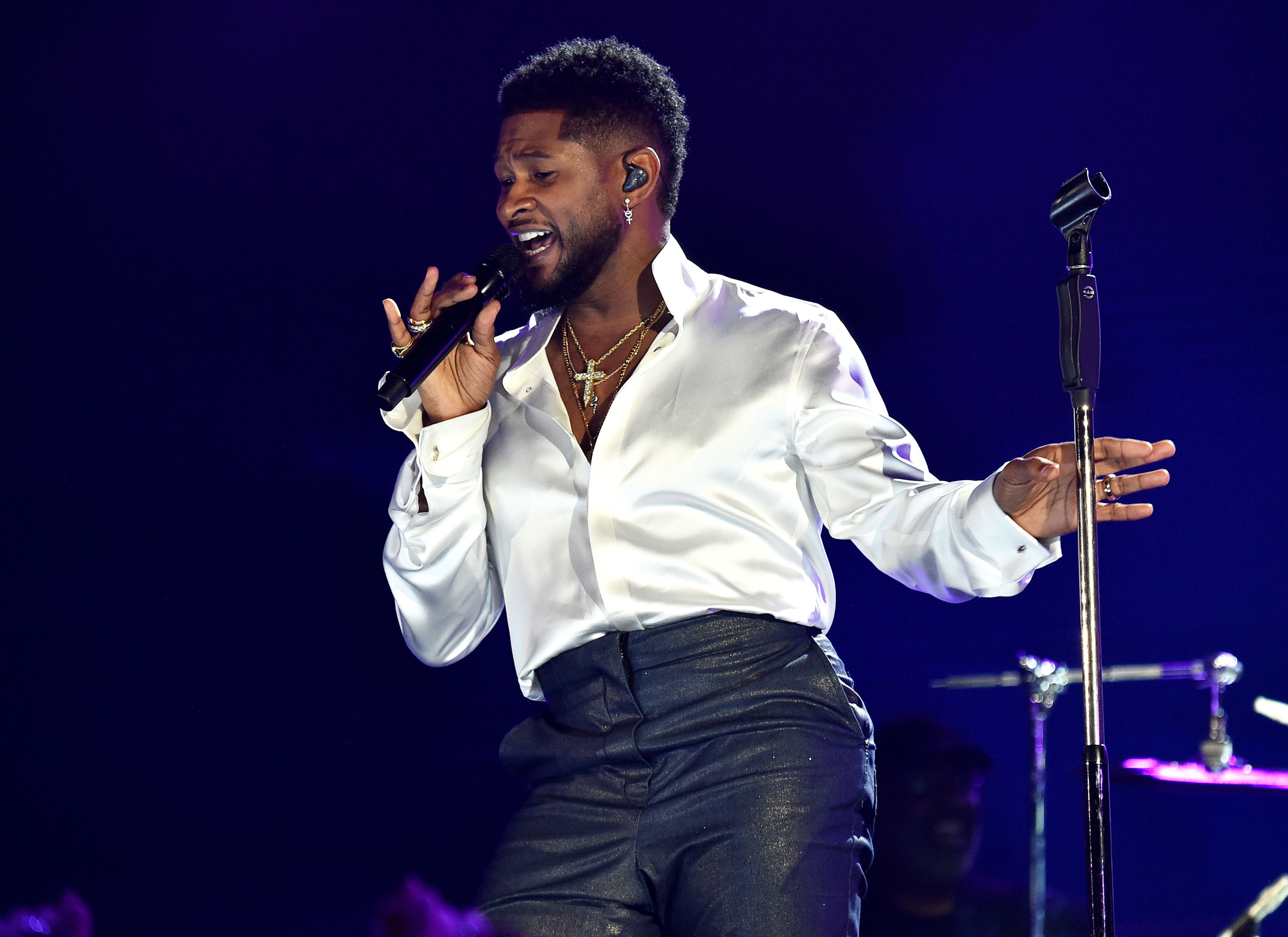 Usher Raves About His Experience At BLACKPINK's Concert + Shares How Group  Influenced His Las Vegas Residency