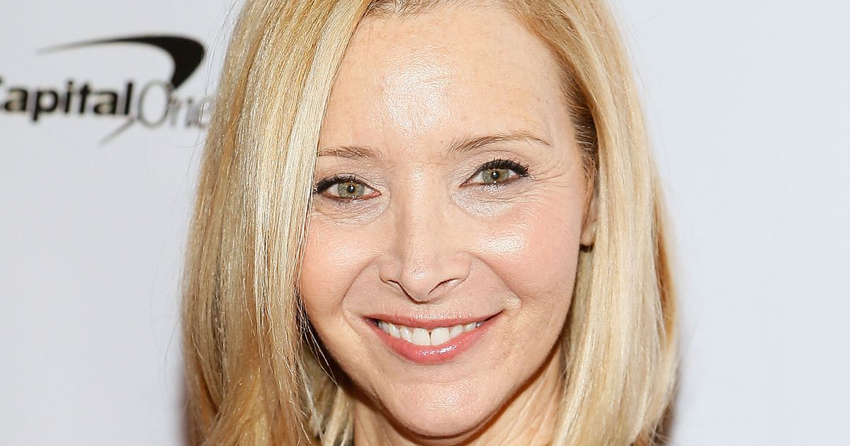 Lisa Kudrow to Star As a Therapy Dog in Animated Series ...