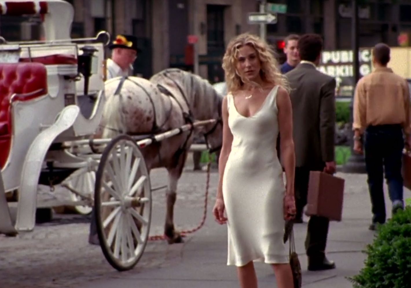 Sex and the City: 10 of Carrie Bradshaw's Best Outfits - Miss Yana Cherie