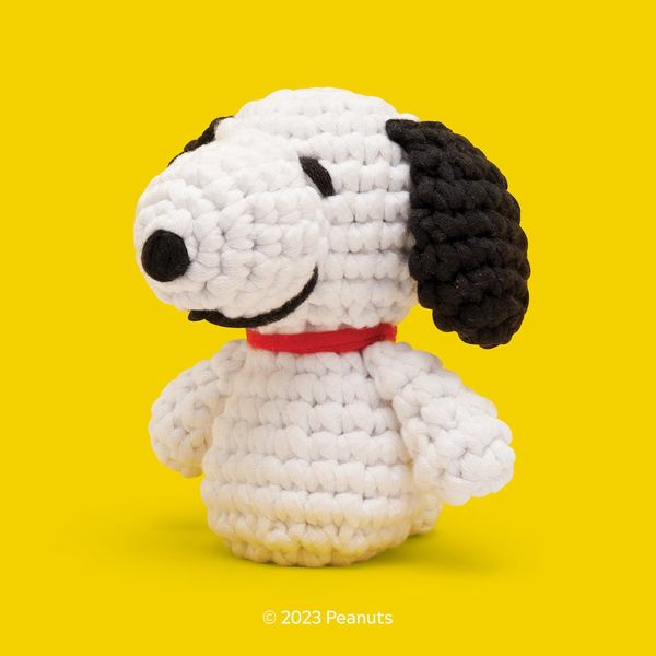 The Woobles Beginners Crochet Kit - Snoopy