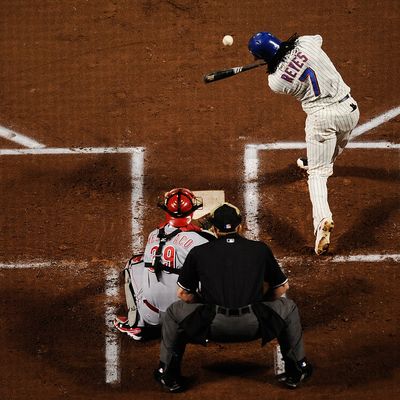 NEW YORK, NY - SEPTEMBER 27: Jose Reyes #7 of the New York Mets bats against the Cincinnati Reds in the first inning during a game at Citi Field on September 27, 2011 in the Flushing neighborhood of the Queens borough of New York City. (Photo by Patrick McDermott/Getty Images)