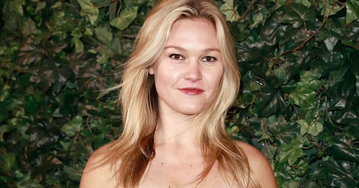 Julia Stiles Pregnant With First Child