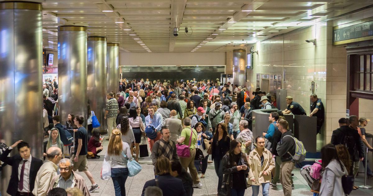 Cuomo, Christie Don’t Want Amtrak to Run Penn Station