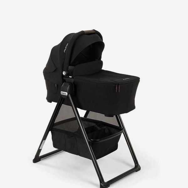 swiv™ & triv™ series bassinet + stand