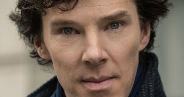 ベネディクト・カンバーバッチとアーサー・コナン・ドイルは遠く関連しています、シャーロック・ホームズの控除は驚いています。