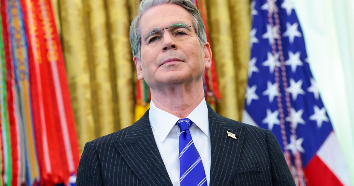 nymag.com - Bess Levin - Treasury Secretary Said to Spit in His Own Food When Angry