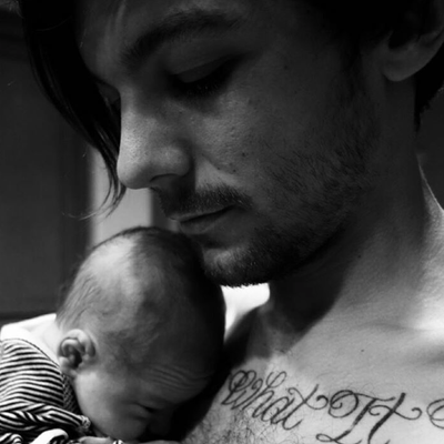 Louis Tomlinson Took a Precious Picture of Cuddle Time With His Newborn Son