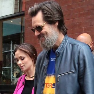 Jim Carrey's on-off girlfriend reportedly commits suicide in LA *FILE PHOTOS*