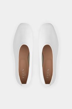 Essēn the Foundation Flat