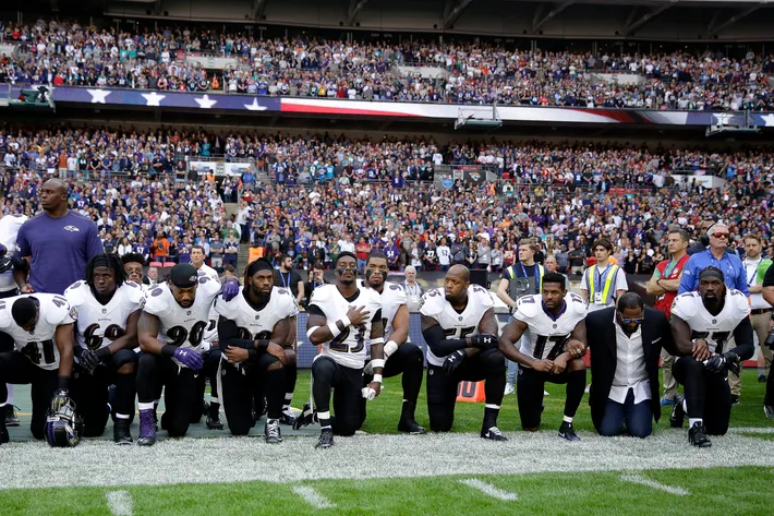 All Seahawks Stand for NFL's Coordinated National Anthem on the