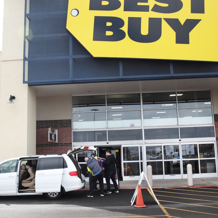 18 Stores Doing Curbside Pickup & What You Can Get The Strategist