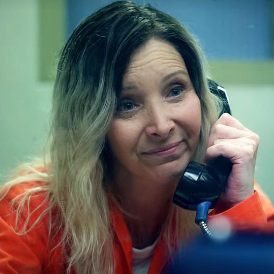 How Netflix S Space Force Created Lisa Kudrow S Prison Wigs