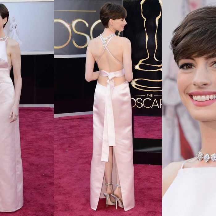 anne hathaway oscars dress