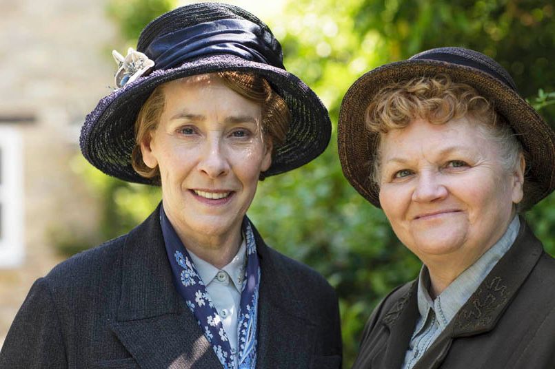 Season 6 of Downton Abbey Photos: Is That a Smile We See on Edith?