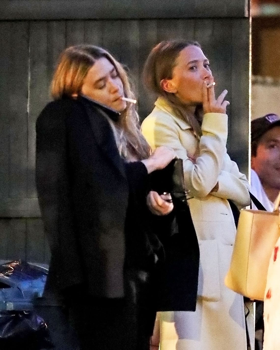 Why We Love Mary-Kate and Ashley Olsen Smoking Photos