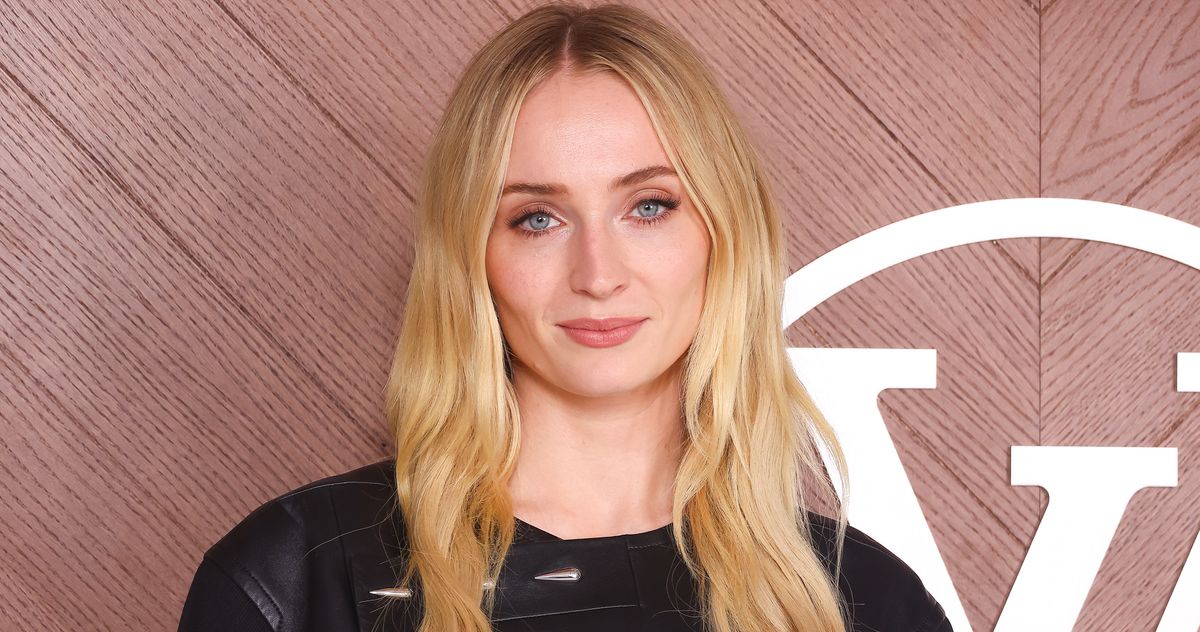 Are Sophie Turner and Chris Martin Dating? Are Sophie Turner and Chris Martin Dating?