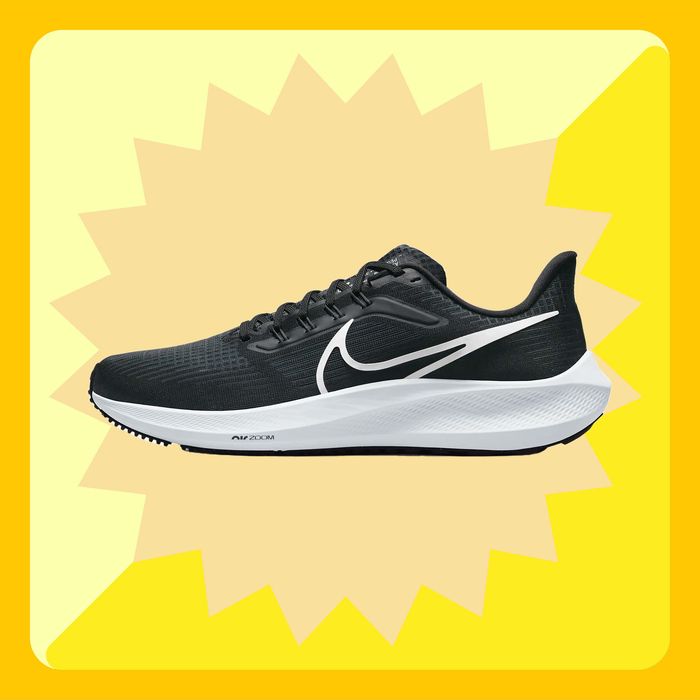 fácil de lastimarse bota Alivio Nike Pegasus Running Shoe Sale 2023 | The Strategist