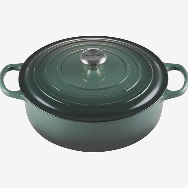 Le Creuset Signature 6 3/4-Quart Round Wide French/Dutch Oven