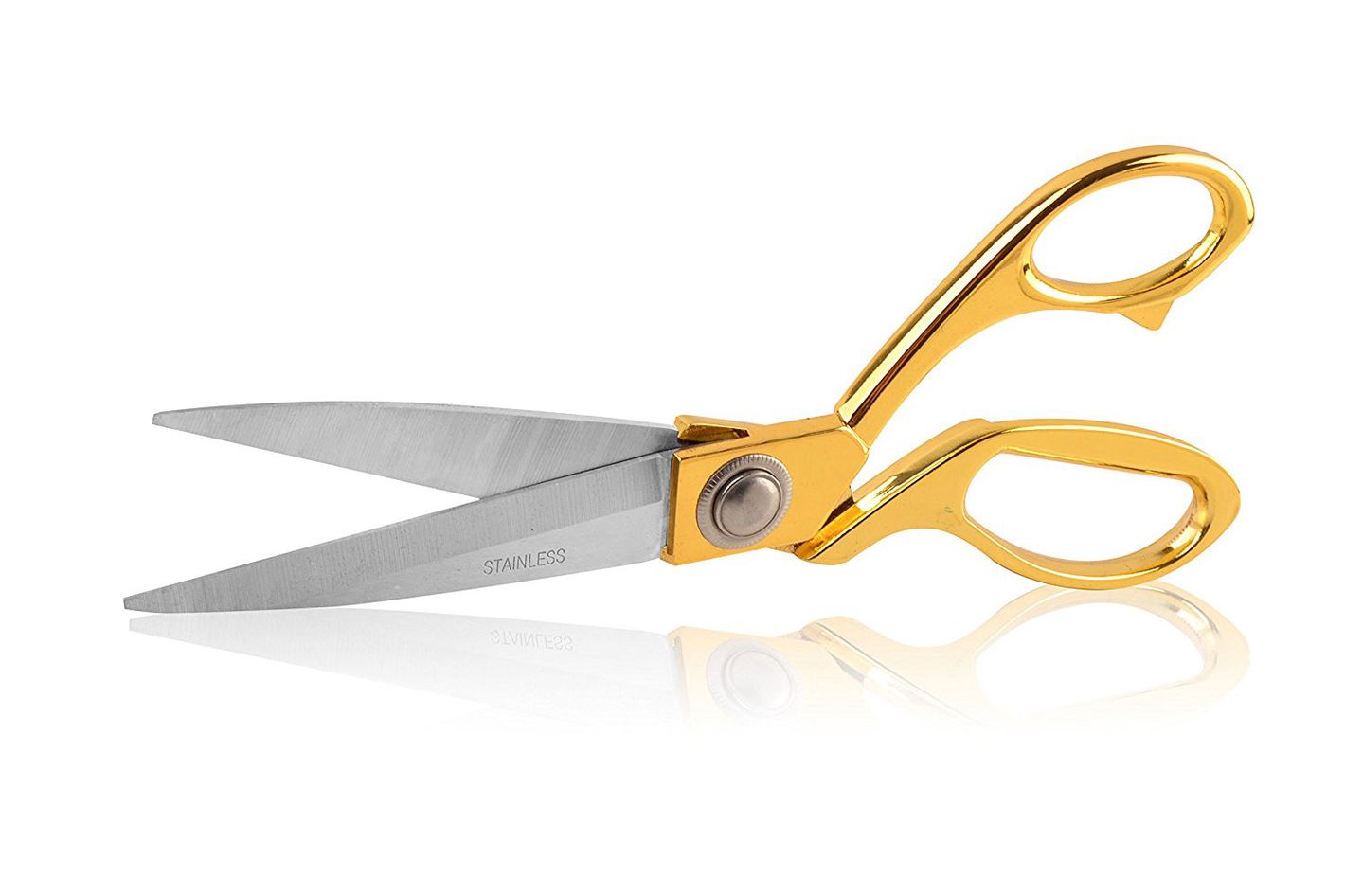 Scissors Matter – Your Best Weapon For Holiday Gift Wrapping