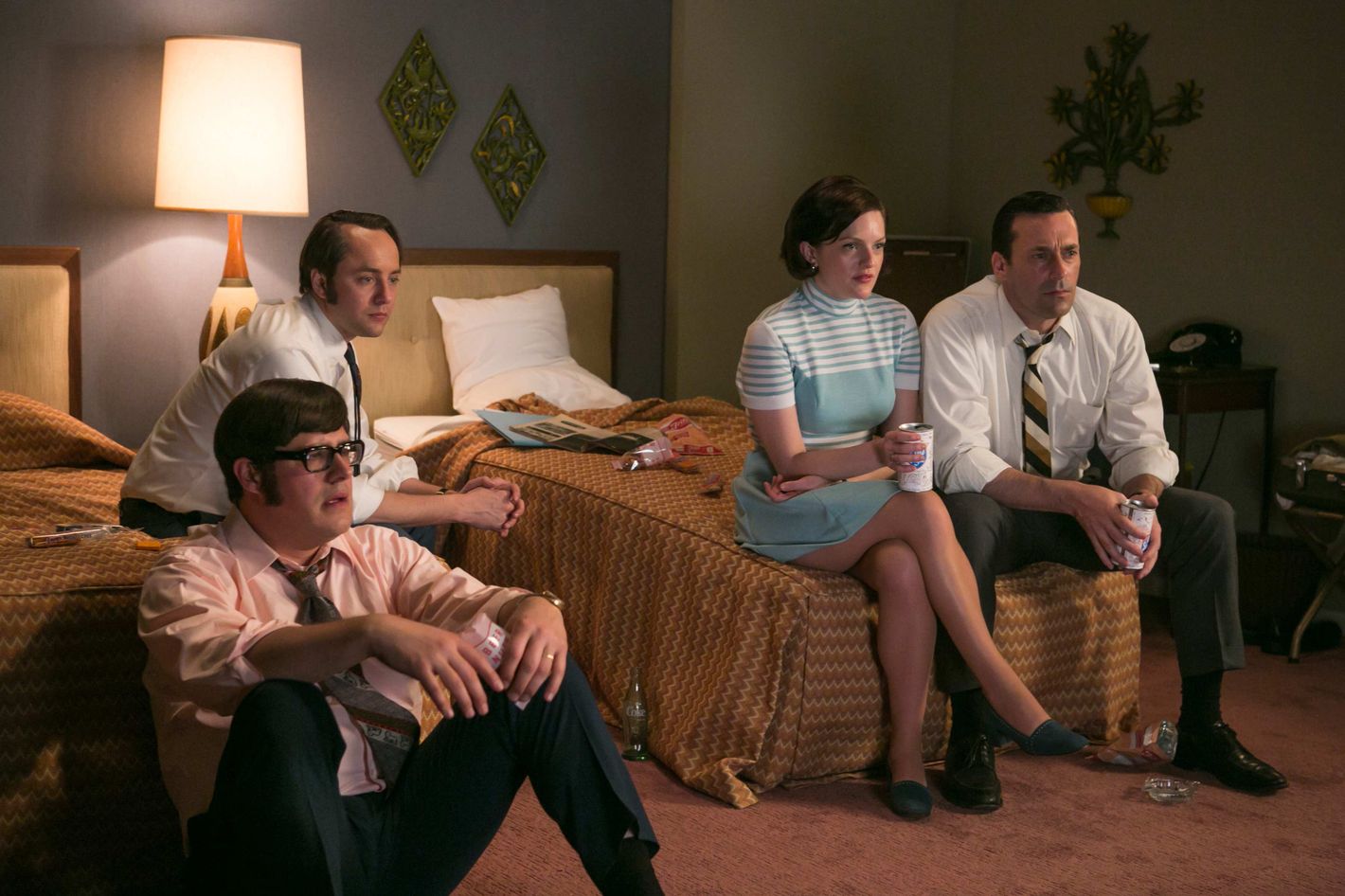 Mad Men Mid Season Finale Recap The Moon Belongs to Everyone