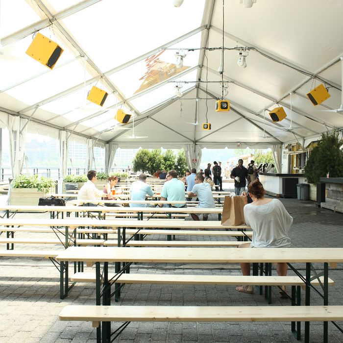 https://pyxis.nymag.com/v1/imgs/f75/e01/b34f6283c951fd2990d4c1e863d989fc72-27-beekmanbeergarden.jpg