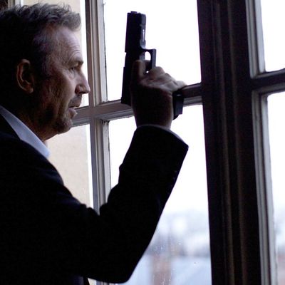 Kevin Costner 13 Days Movie Press Release Photos 