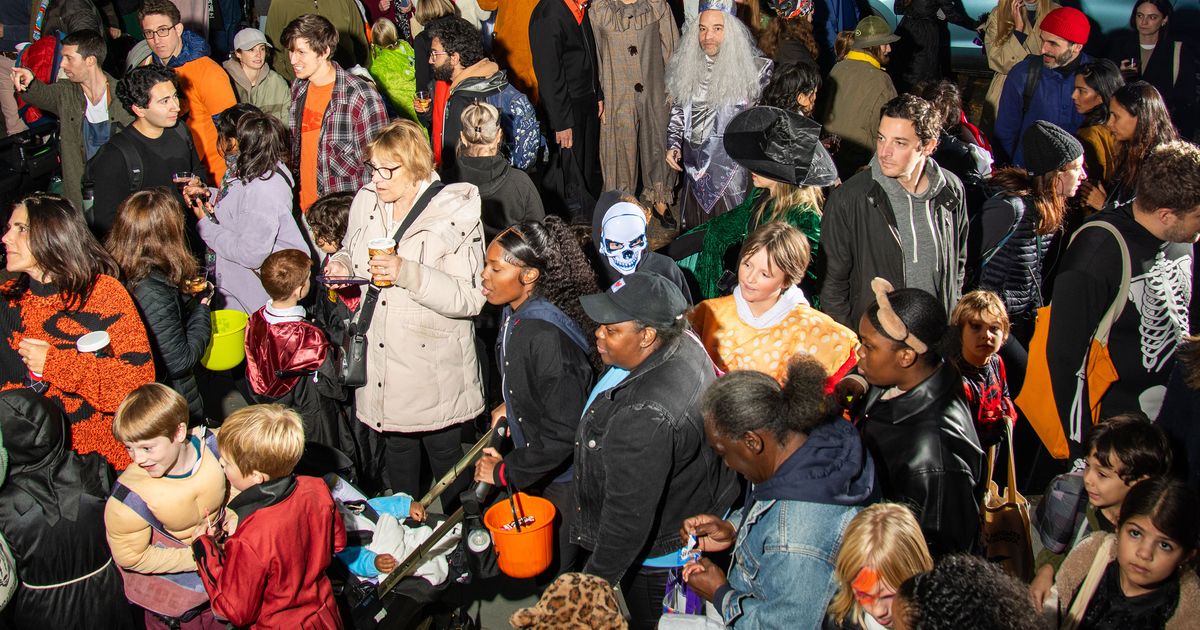 NYC's Best Halloween Block: Garden Place in Brooklyn Heights - Vimarsana News