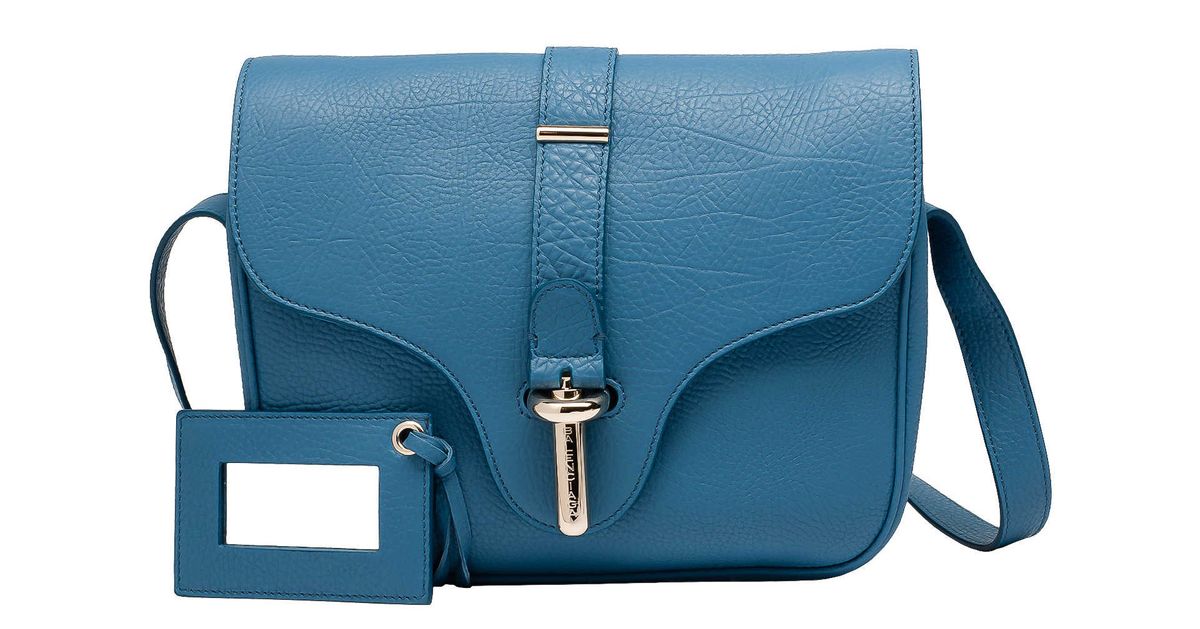 Balenciaga’s Bold New Bag: A Versatile Summer Option