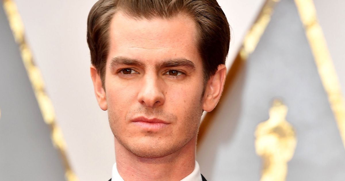 is andrew garfield gay.