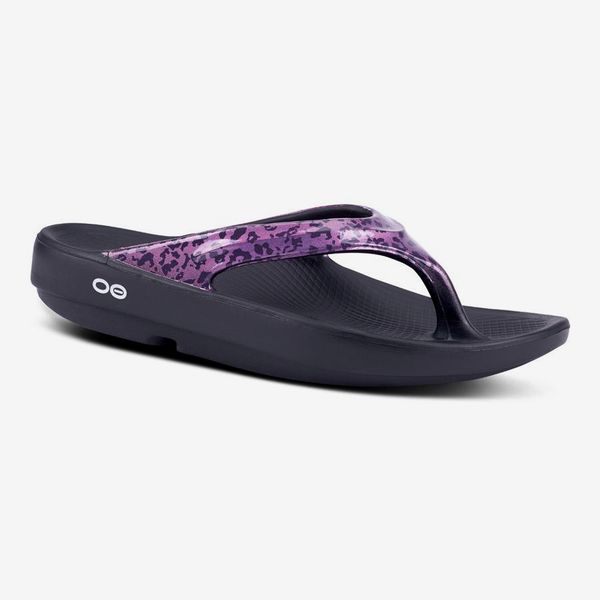 OOFOS Women’s Oolala Limited Sandal Violet Leopard