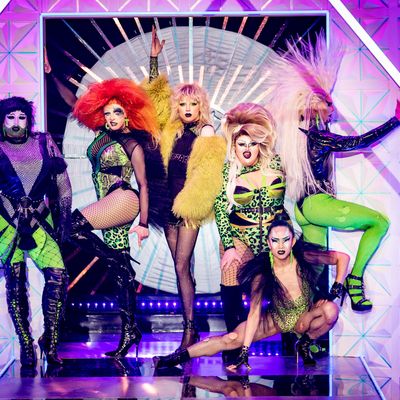 Watch rupaul's drag best sale race uk episode 2