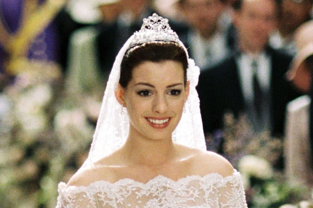 Shut Up, Anne Hathaway Confirmed Princess Diaries 3?