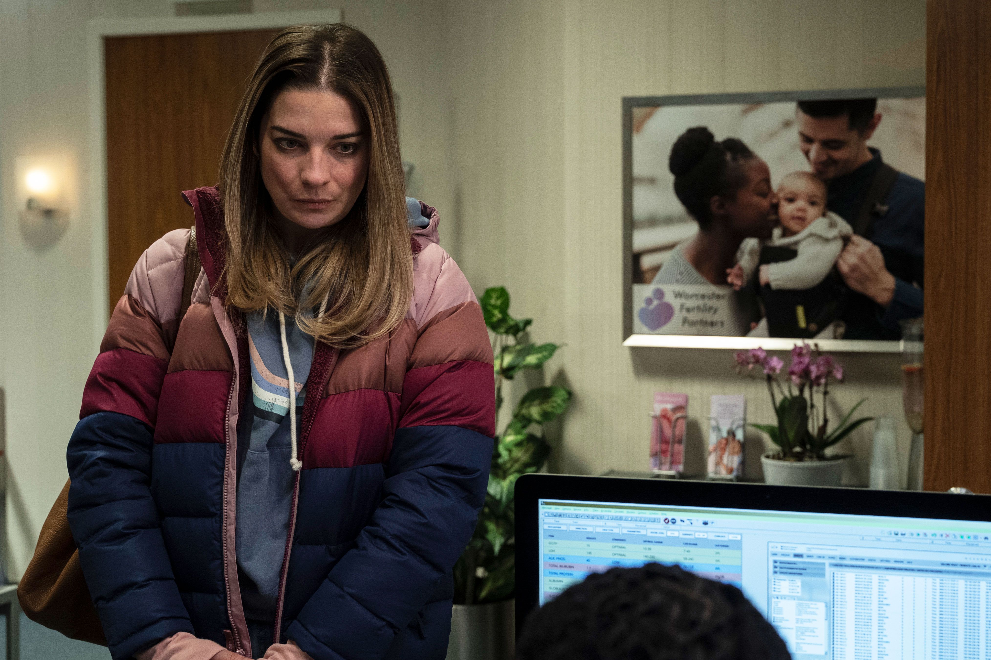 Annie Murphy Gives Family Sitcoms the Finger in Kevin Can F**k Himself