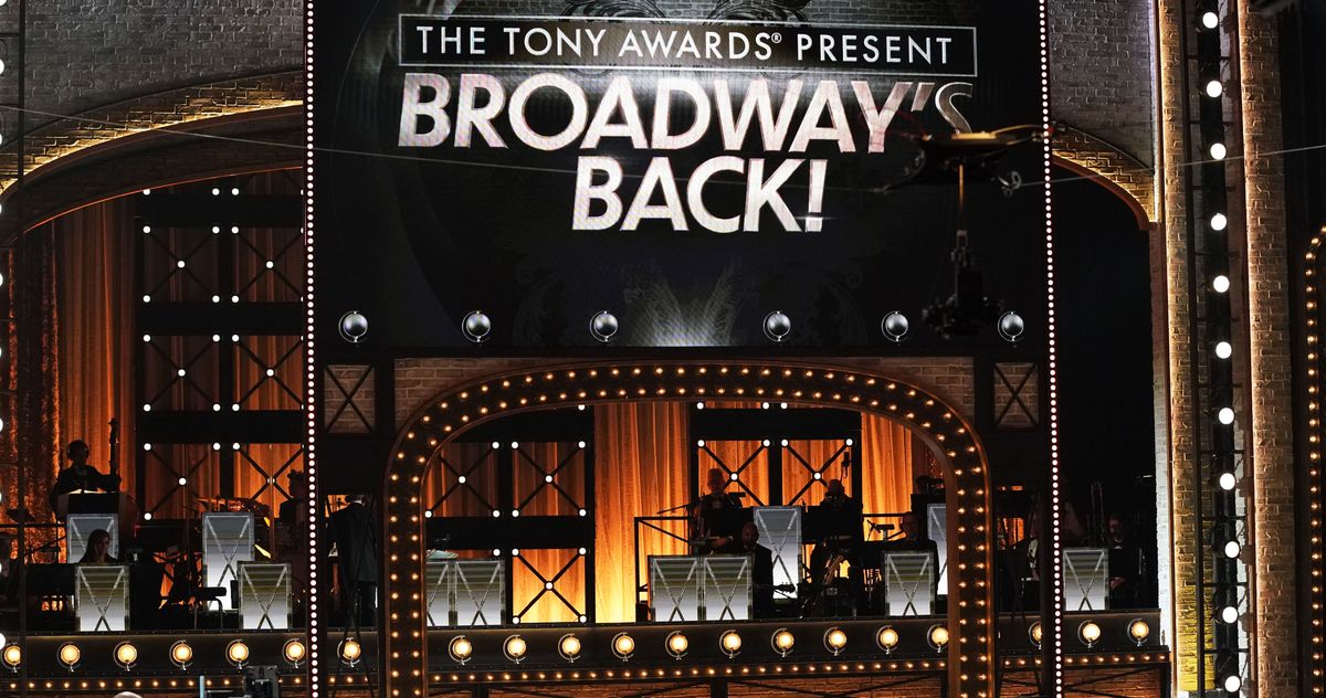 We Finally Have a Date for This Year's Tony Awards (It's June 12) thumbnail
