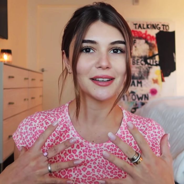 Watch Olivia Jade S First Youtube Since The College Scandal