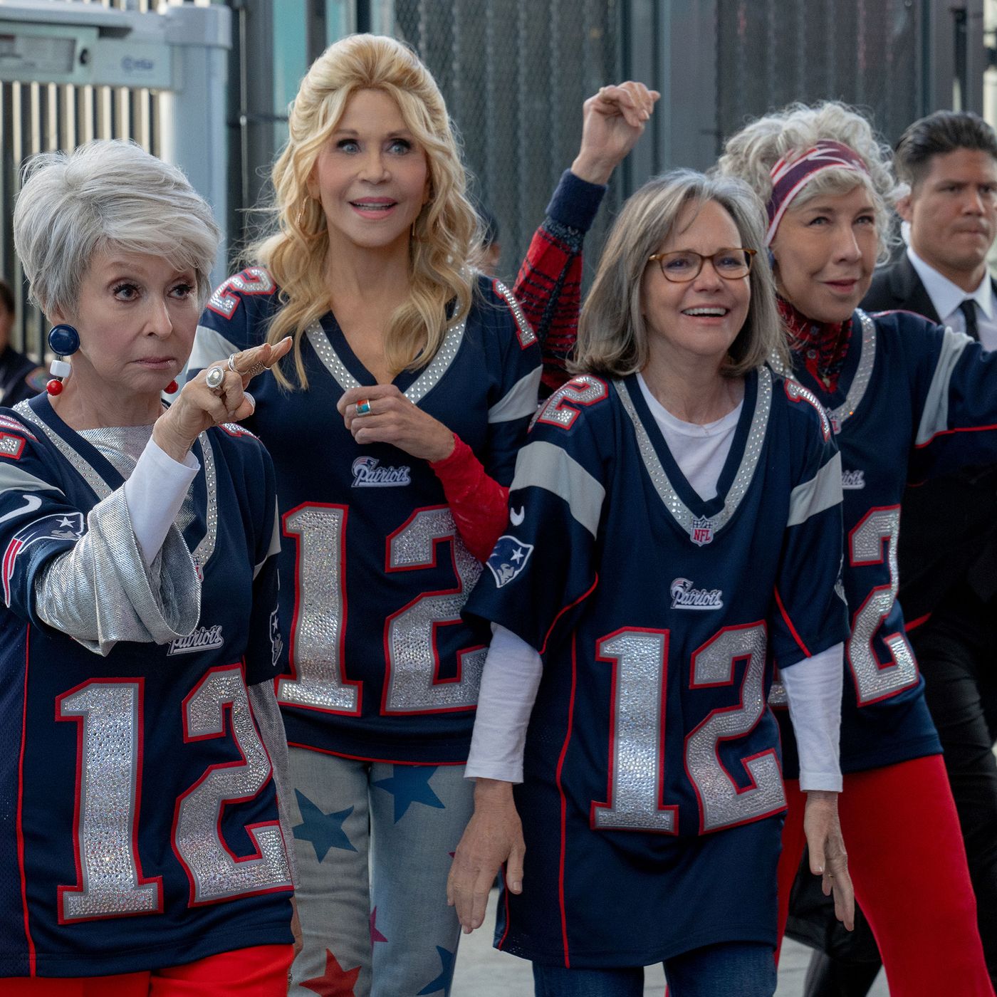 Meet the '80 for Brady' movie cast, from Jane Fonda to Rob Gronkowski and  Julian Edelman